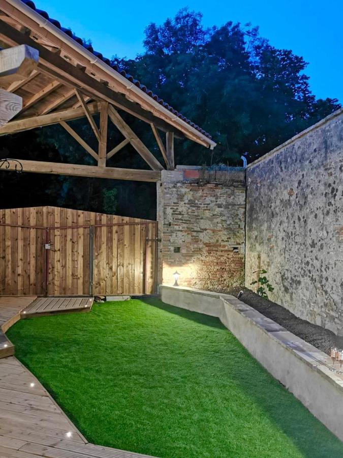 Gite Le Jardin Secret Et Gite Au Temps Suspendu Montpezat  Екстер'єр фото